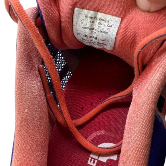 The North Face Women's Hyper Track Guide Sneakers Size 9 - Picture 8 of 8